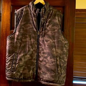 Men’s Camouflage Puffer; size large